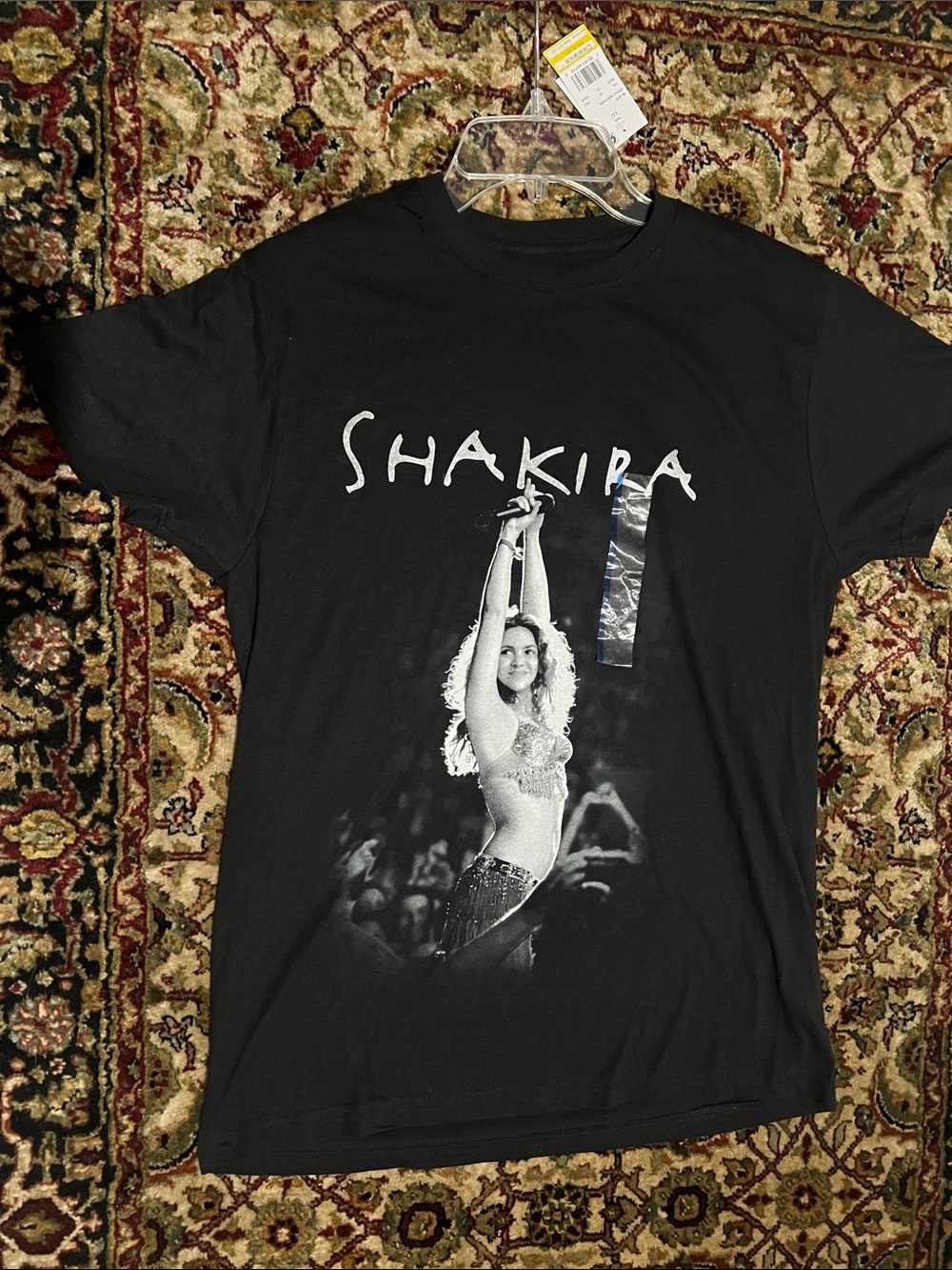Shakira Black T-Shirt Size Large New